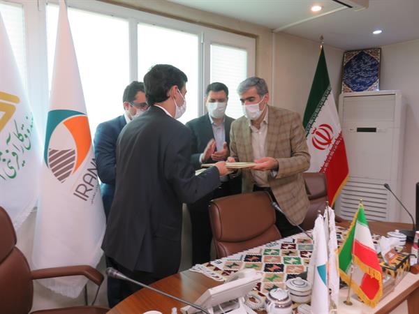 امضای تفاهم نامه دوجانبه میان دو صندوق بیمه معادن و کارآفرینی امید