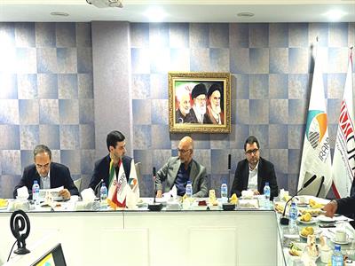 بازدید دکتر موثقی نیا از صندوق بیمه سرمایه گذاری فعالیت های معدنی